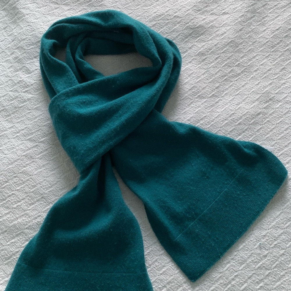 # 3/2 Talbots Teal Cashmere Accessory
